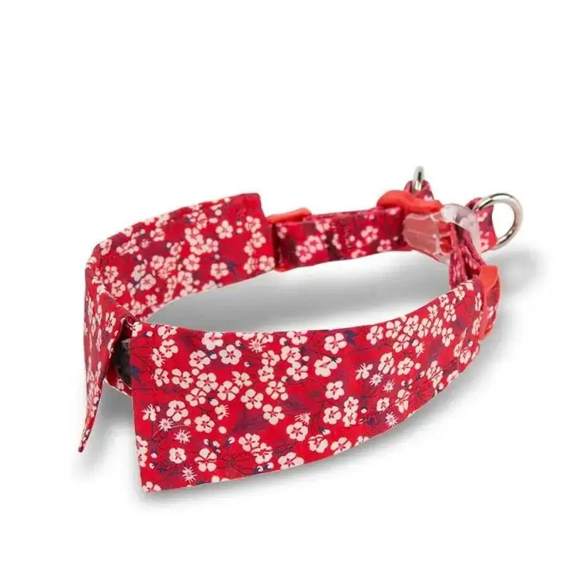 Collier bandana pour chien Truelove avec motif floral rouge, métal et foulard intégré