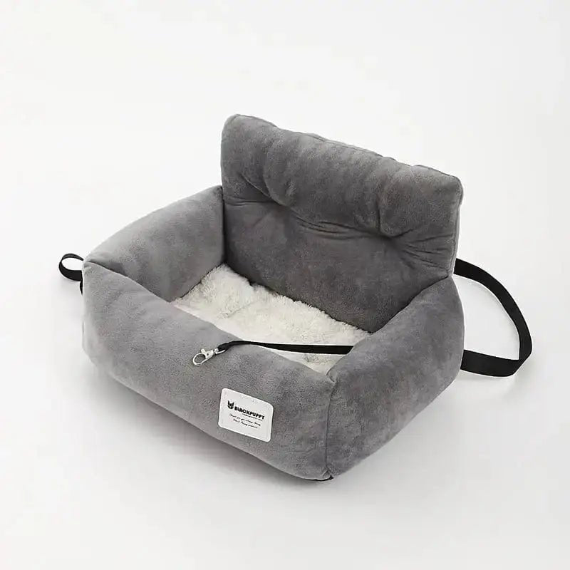 Image d’un panier de voiture pour chien en peluche gris, siège auto pour petit chien sécurisé