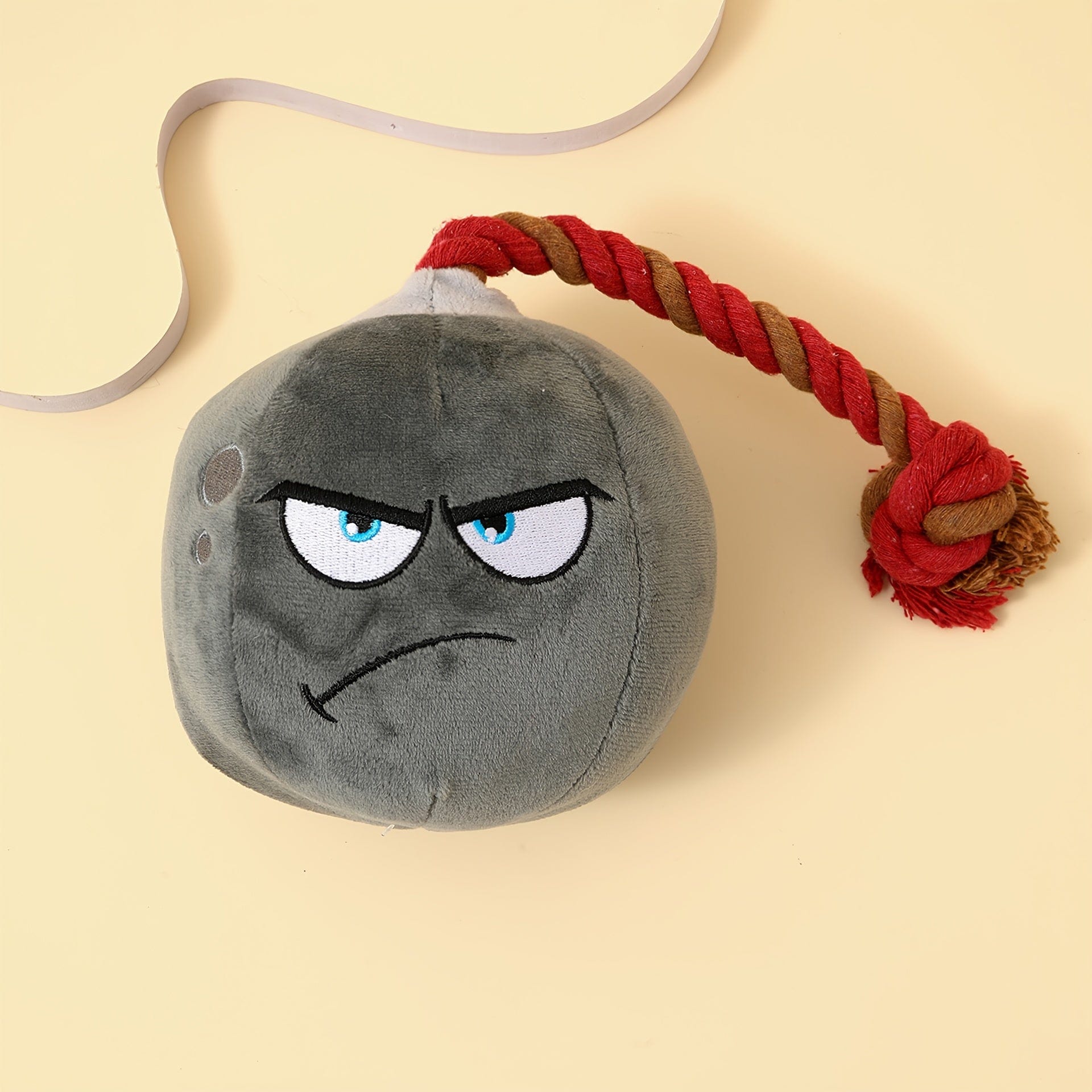 Jouet en peluche gris avec visage en colère et mèche en corde, sans batterie, pour chiens