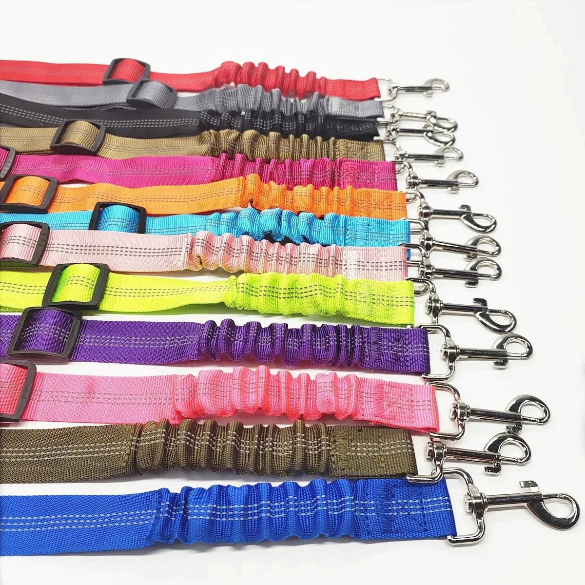 Ceinture de sécurité réglable pour chiens avec couleurs vives, confort optimal et sécurité optimale
