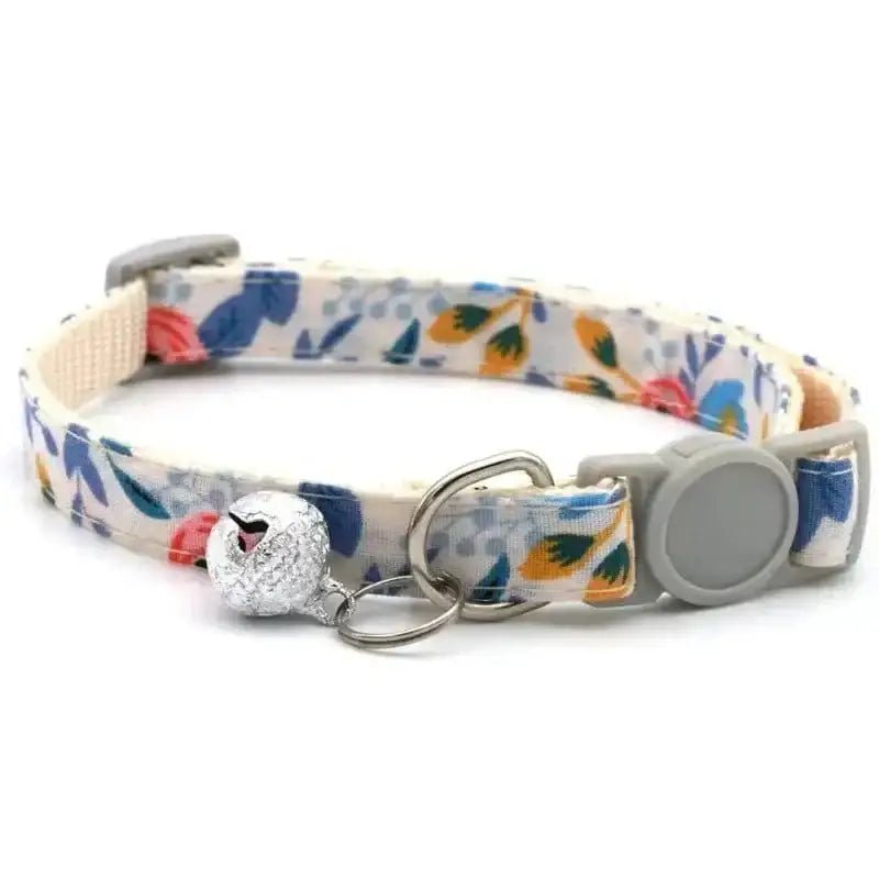 Collier chien motif floral avec bandana intégré et cloche, accessoire chien élégant