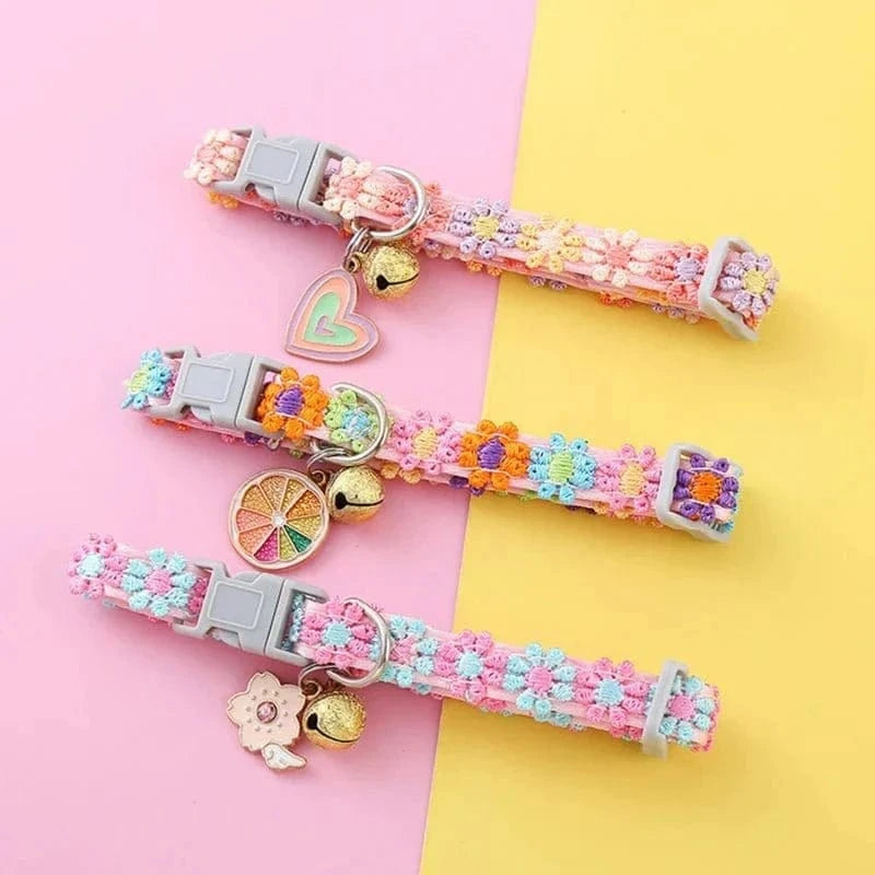 Trois collier fleur avec grelot et médaille pour petits chiens, accessoires pour chiens
