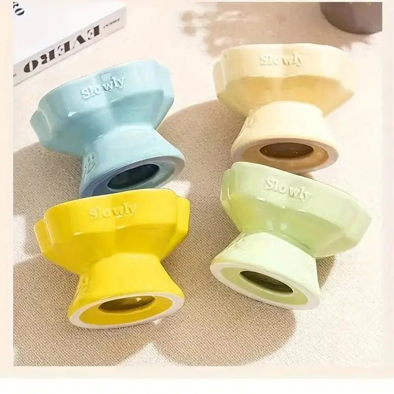 Quatre gamelles en céramique colorées pour chien, gamelle surélevée avec fonction anti glouton