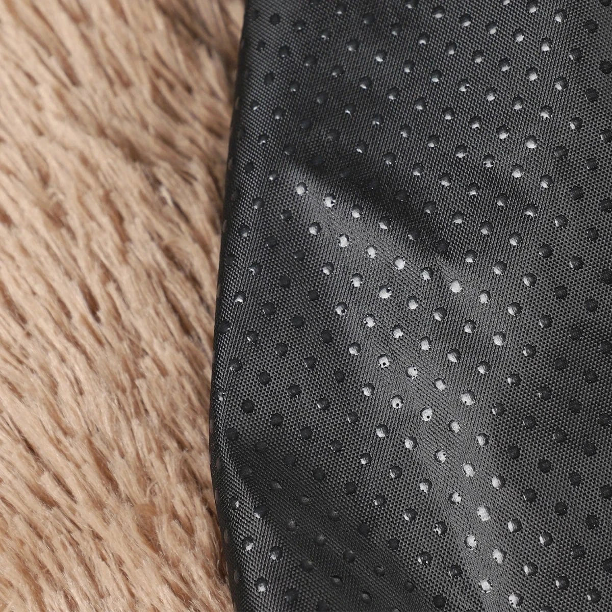 Tapis en tissu antidérapant noir pour lit moelleux chien moyen confort optimal