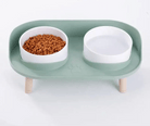 Photo d’une mangeoire surélevée pour chien design et moderne pour intérieur avec deux bols