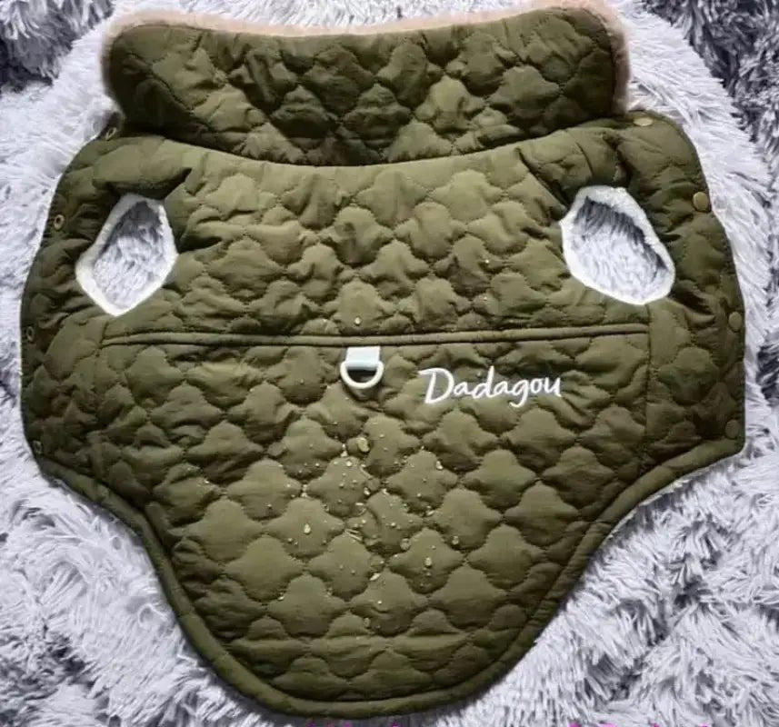 Veste chaude pour chien avec col fourrure en vert olive, manteau résistant au froid