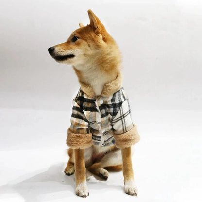 Shiba Inu avec manteau à carreaux doublé et fur trim, offrez chaleur cet hiver