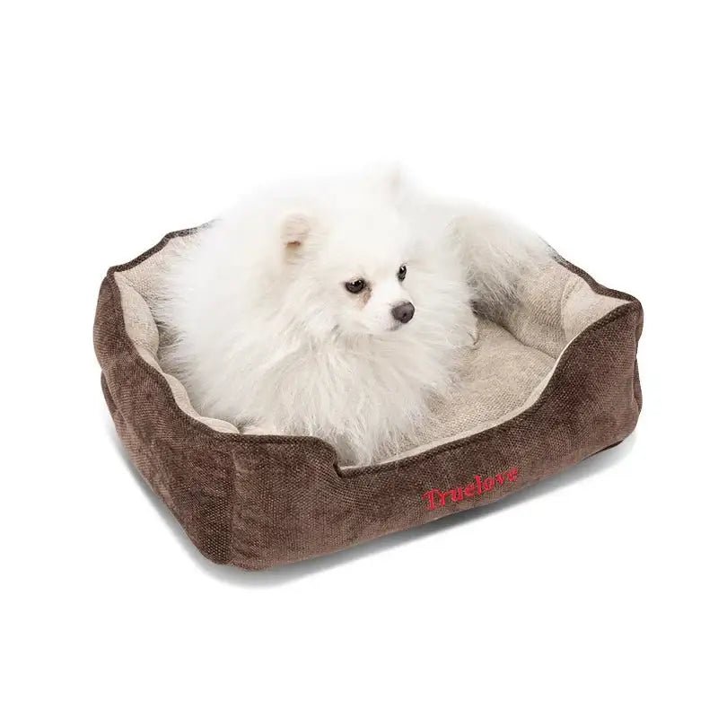 Chiens Truelove dans un panier en chenille rectangulaire avec rebords et matelas réversible