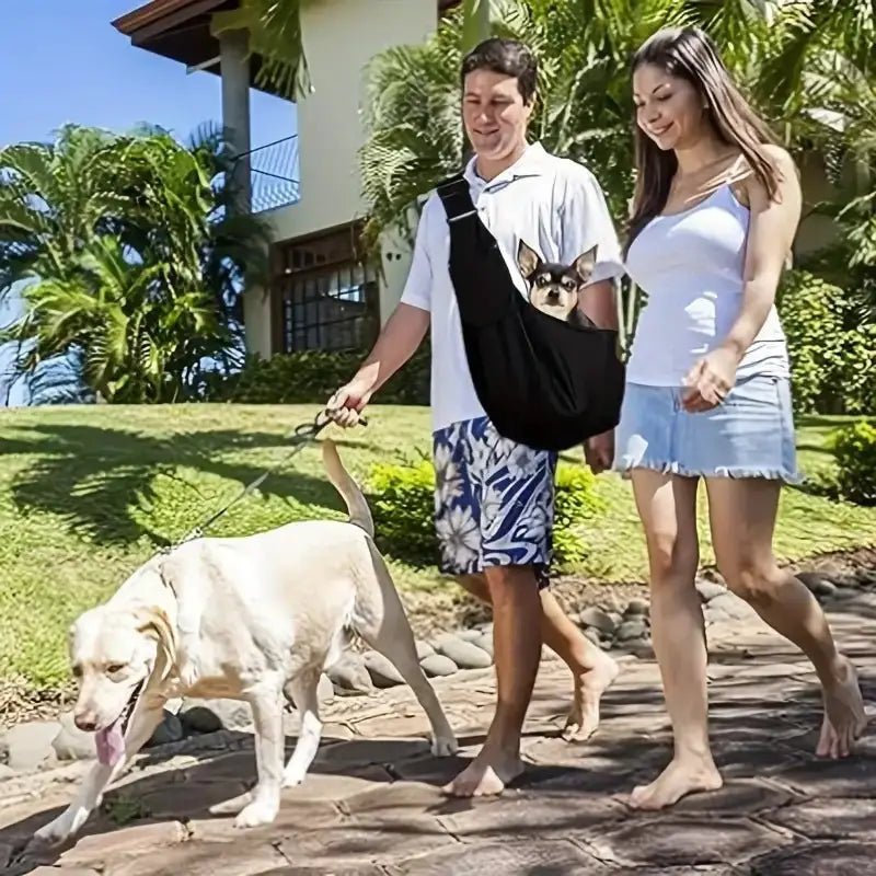 Image d’un sac bandoulière pour chien de petite taille, sac pratique pour transporter un petit chien