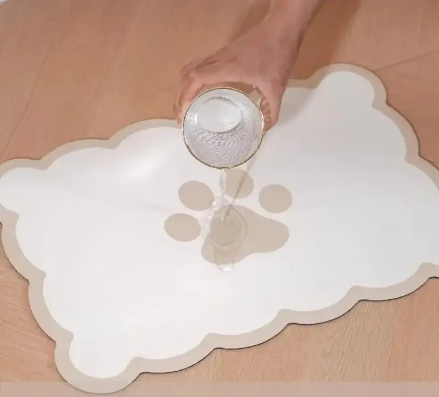 Tapis antidérapant pour gamelle de chien en forme de nuage avec empreinte mignonne